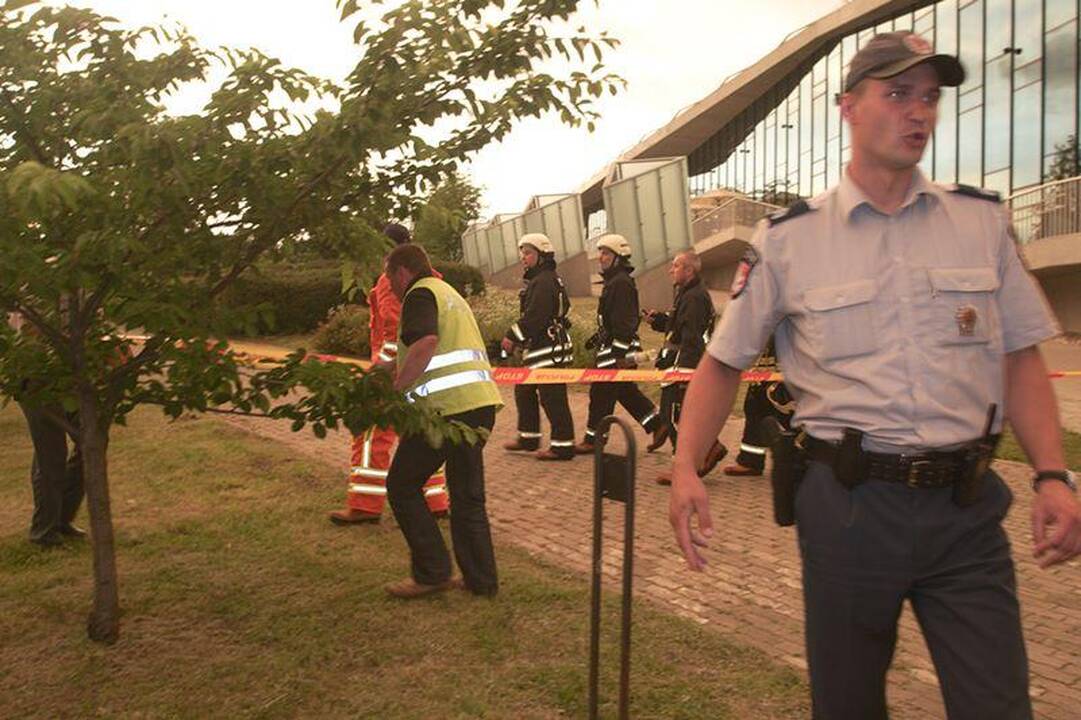 „Swedbank“ aikštelėje – bombos imitacija (atnaujinta)