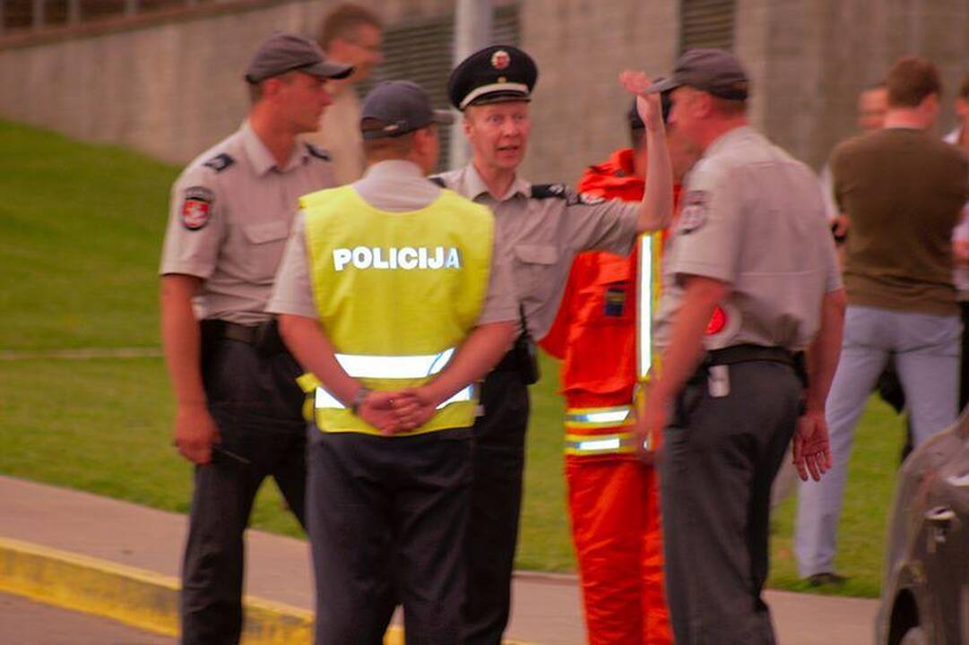 „Swedbank“ aikštelėje – bombos imitacija (atnaujinta)