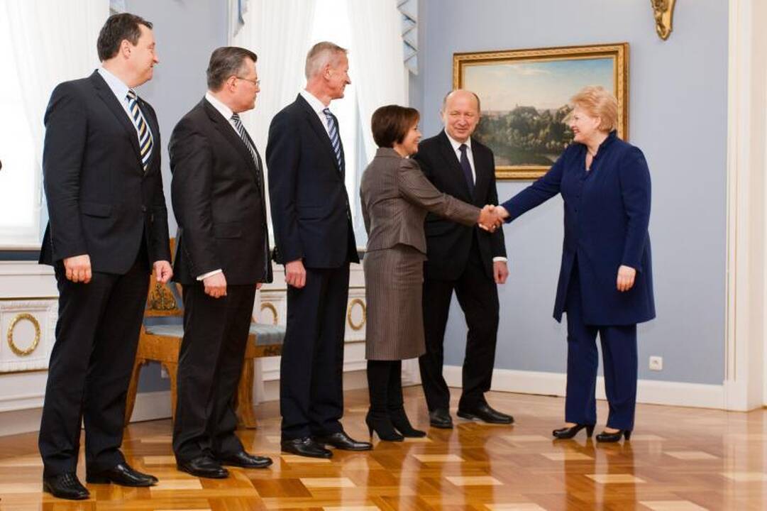 Prezidentė padėkojo Vyriausybės nariams už darbą