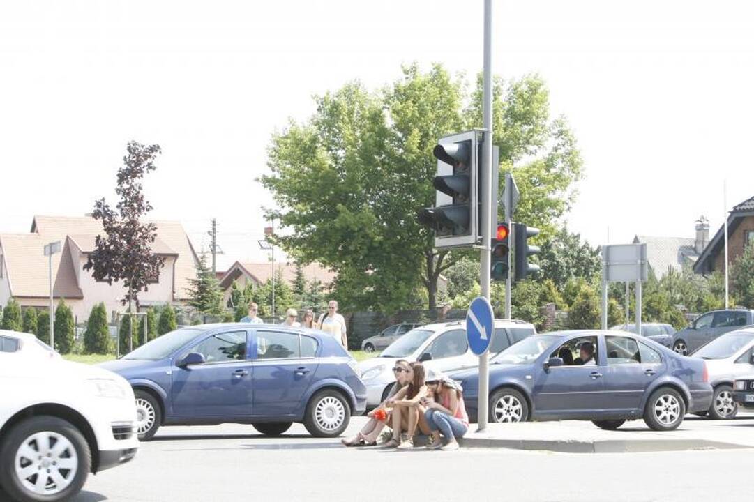 Naujoje perkėloje - poilsiautojų apgultis