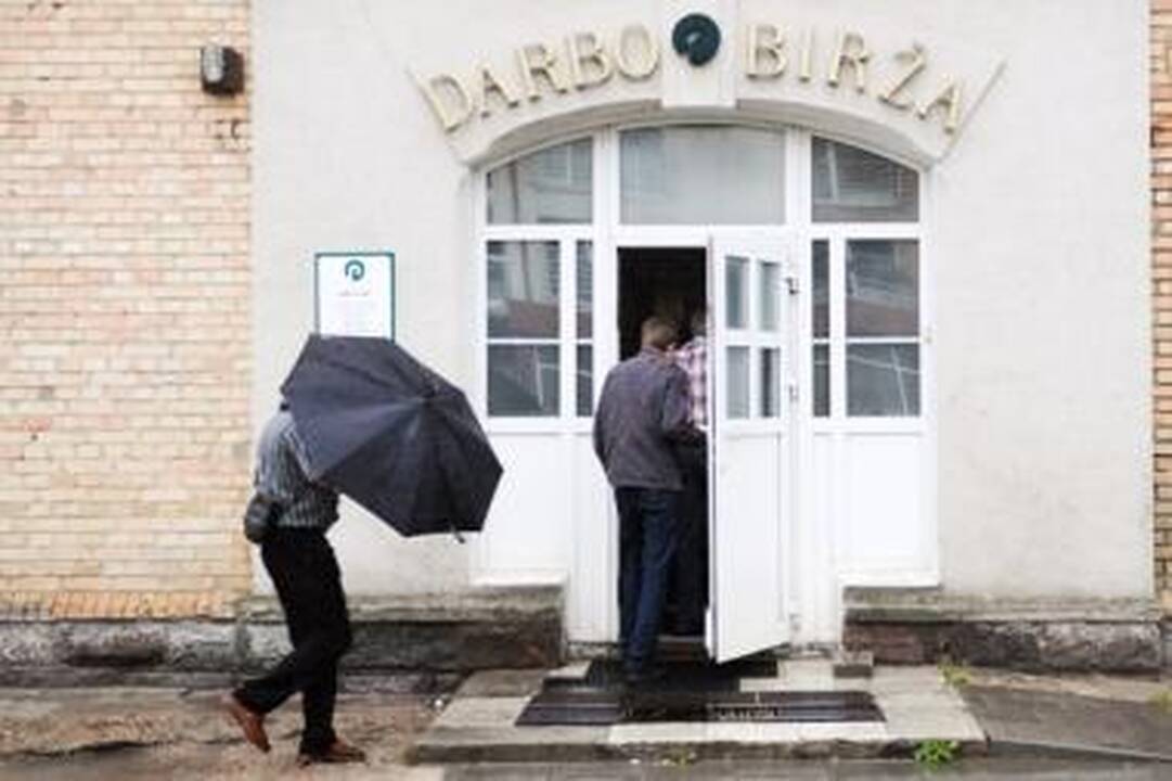 Darbo birža: nelegaliai dirba trečdalis bedarbių