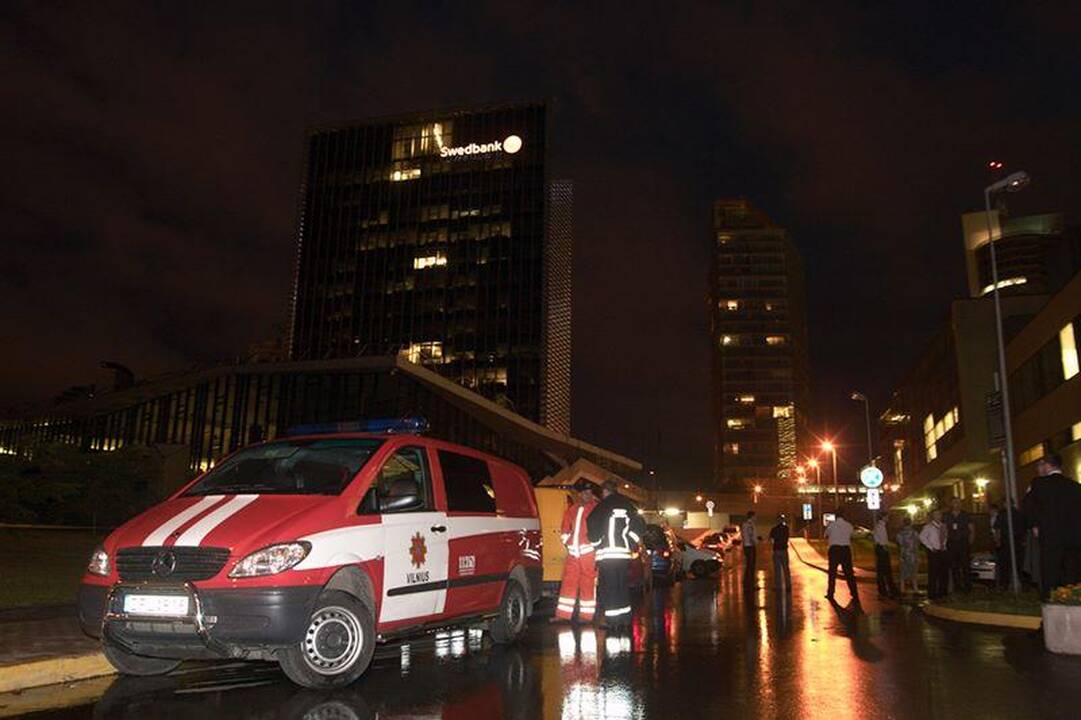 „Swedbank“ aikštelėje – bombos imitacija (atnaujinta)