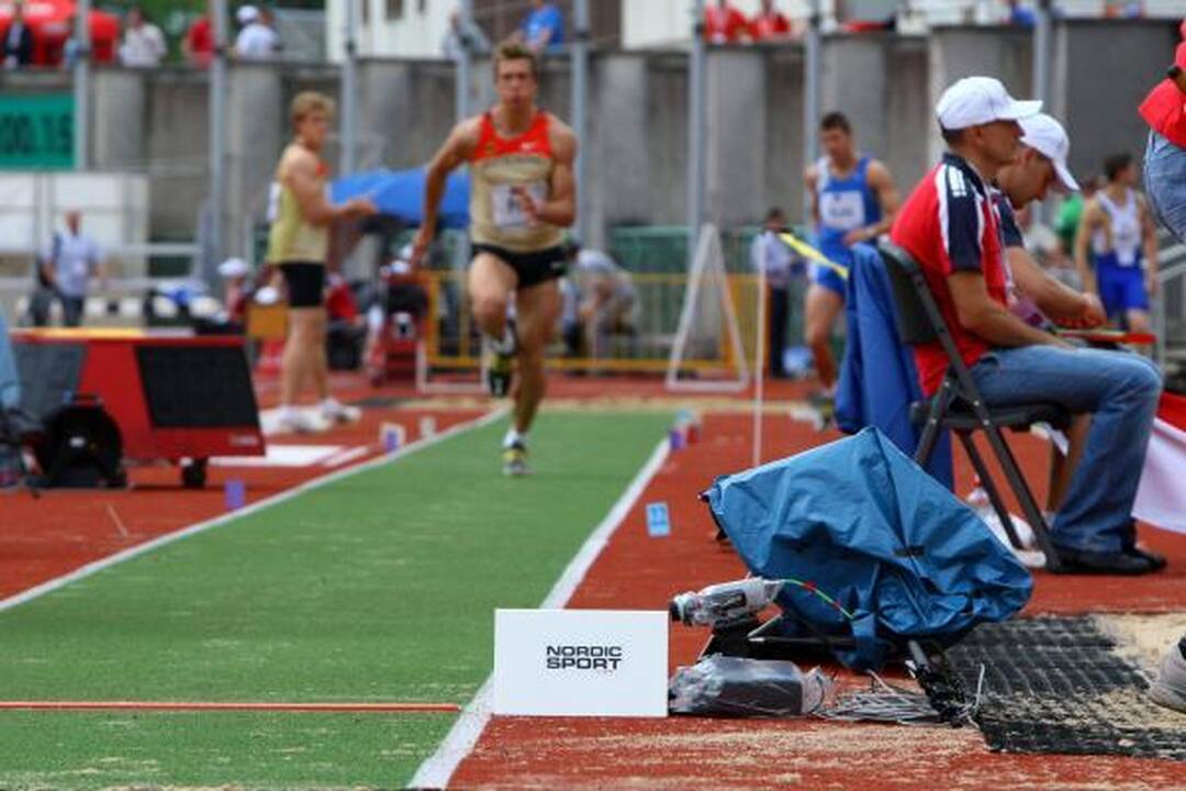 Lengvosios atletikos čempionatas: pirmoji diena