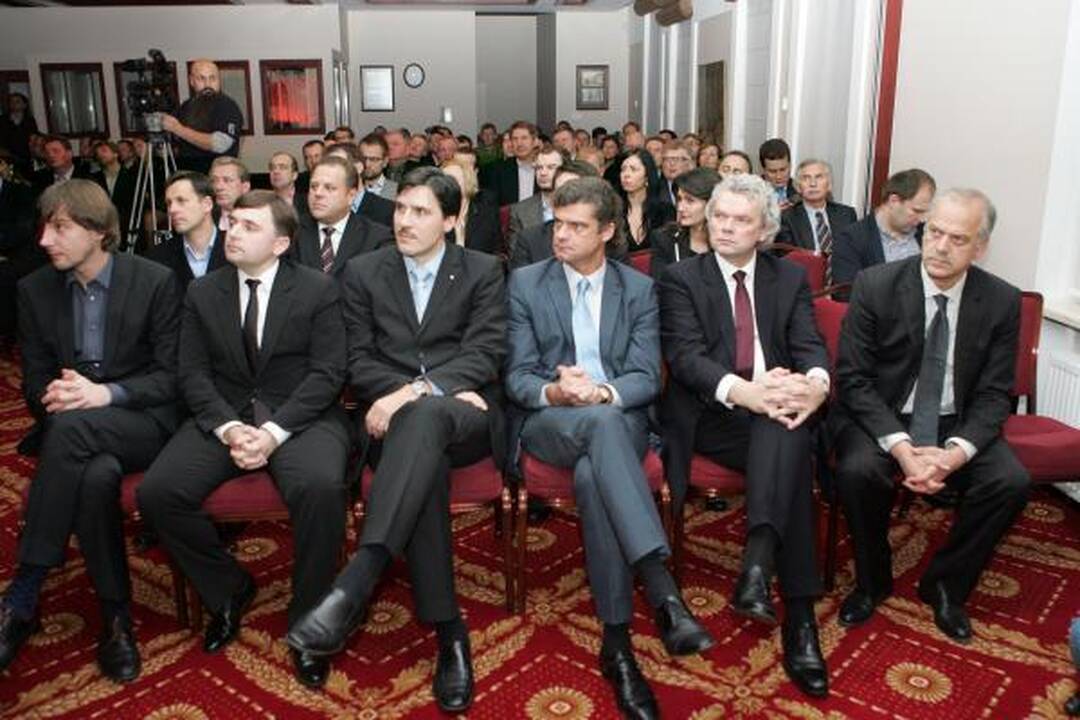 Įteikti apdovanojimai už sporto vadybą