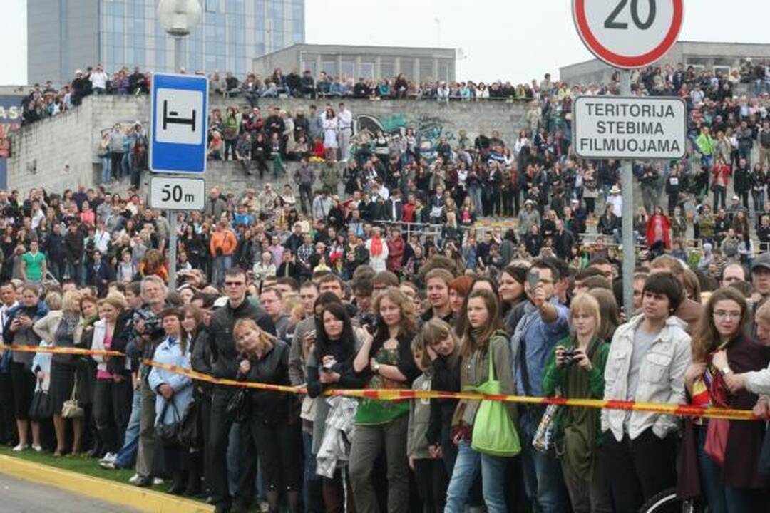 Po eitynių - riaušės. P.Gražulis ir K.Uoka išvesdinti jėga