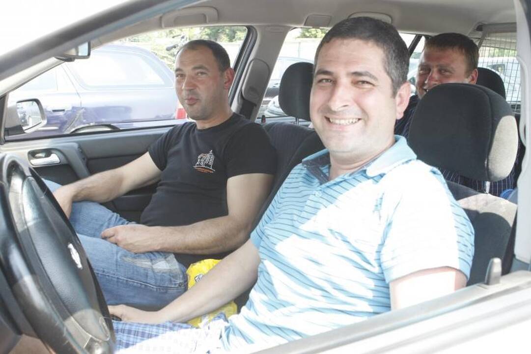 Naujoje perkėloje - poilsiautojų apgultis