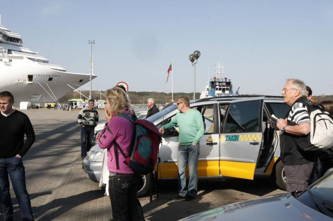 Turizmo sezoną Klaipėdoje paskelbė laineris „Costa Pacifica“