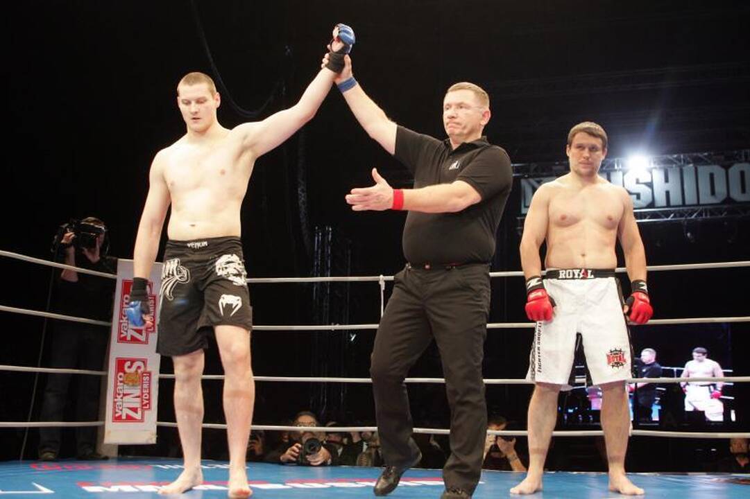 E.Valavičius antrą kartą užsijuosė pasaulio bušido čempiono diržą
