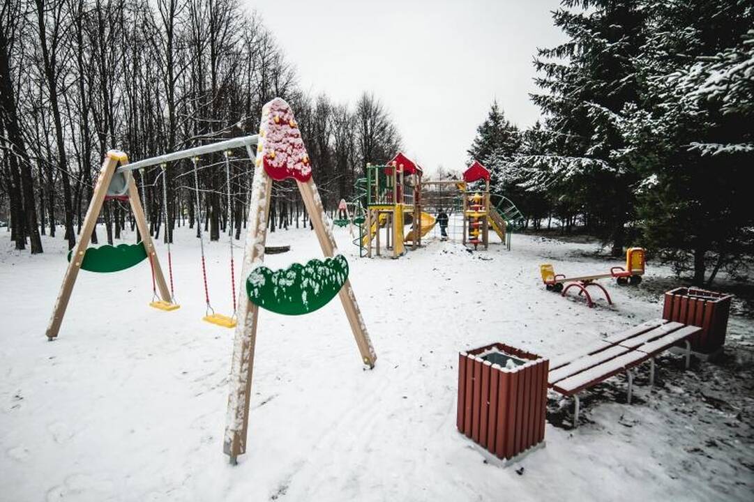 Kalniečių parke už 50 tūkst. litų įrengta žaidimų aikštelė 