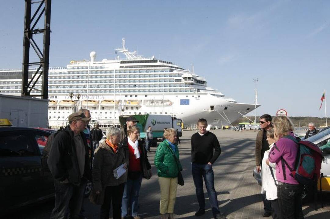 Turizmo sezoną Klaipėdoje paskelbė laineris „Costa Pacifica“