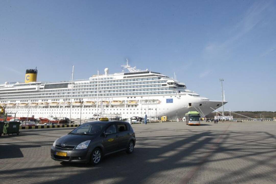 Turizmo sezoną Klaipėdoje paskelbė laineris „Costa Pacifica“