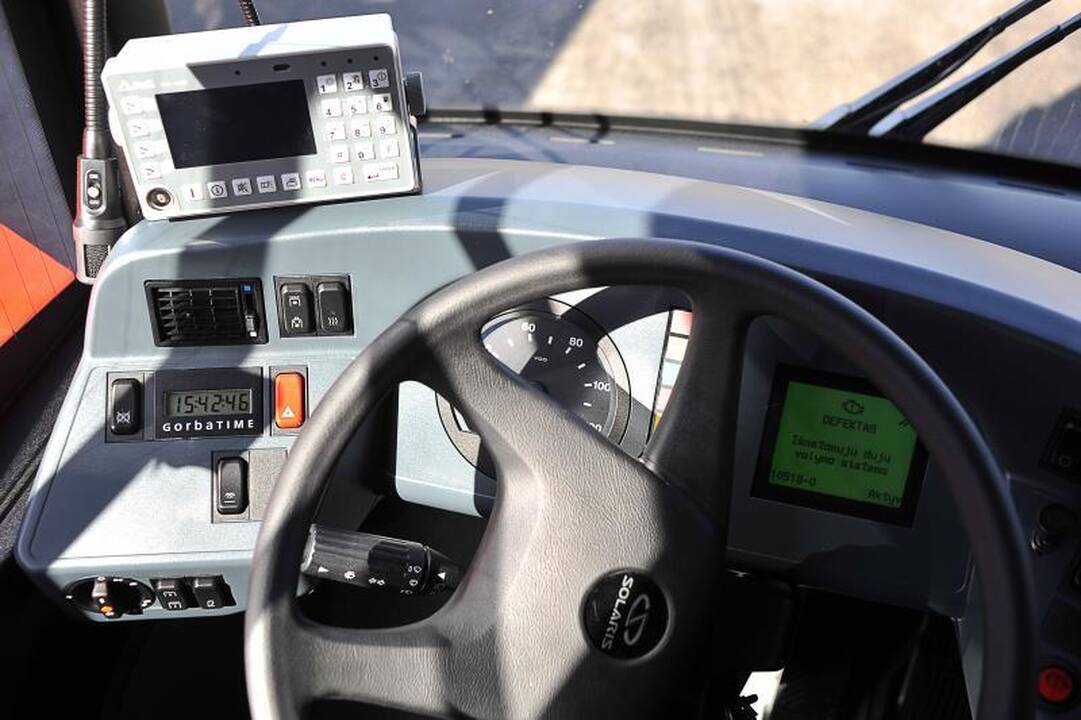 Į Kauną atriedėjo nauji modernūs autobusai