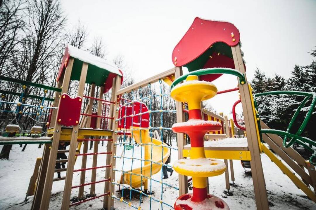 Kalniečių parke už 50 tūkst. litų įrengta žaidimų aikštelė 