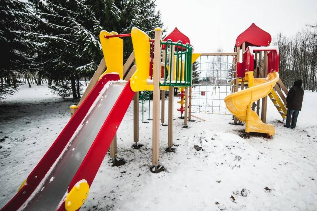 Kalniečių parke už 50 tūkst. litų įrengta žaidimų aikštelė 