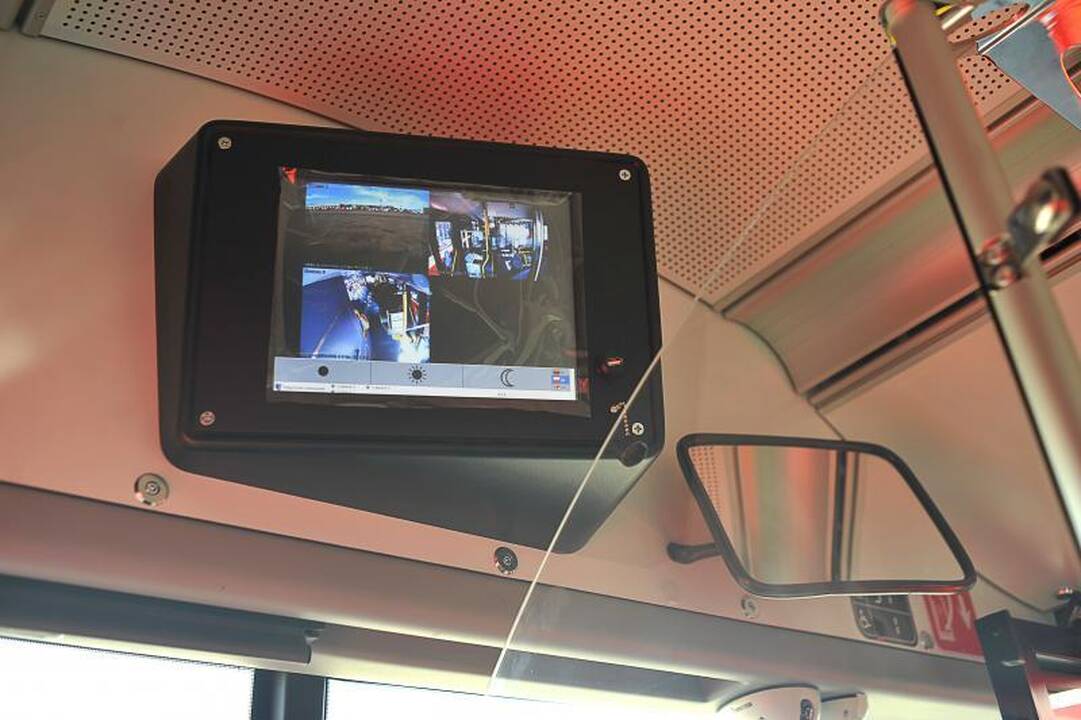 Į Kauną atriedėjo nauji modernūs autobusai