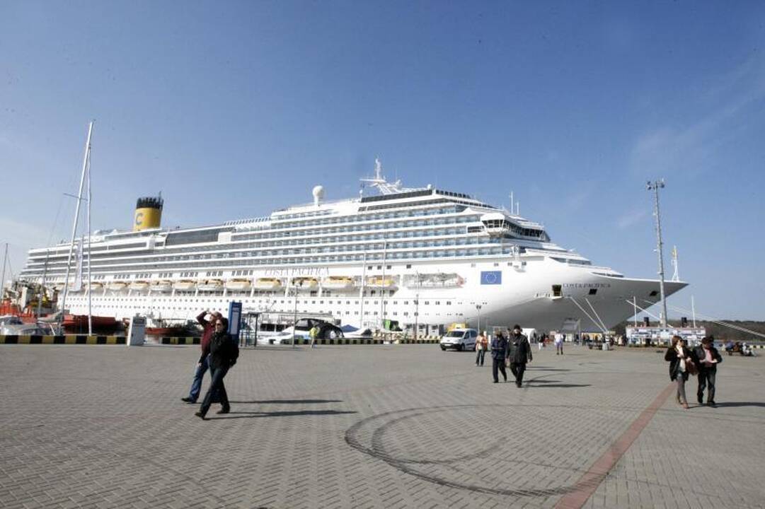 Turizmo sezoną Klaipėdoje paskelbė laineris „Costa Pacifica“