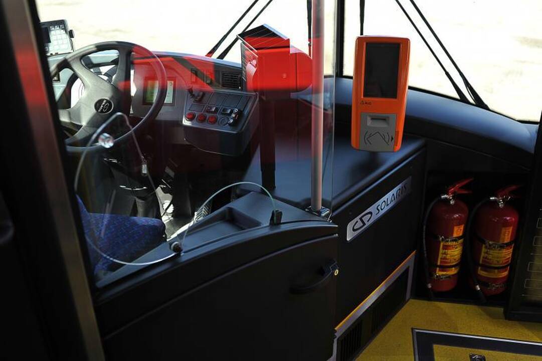Į Kauną atriedėjo nauji modernūs autobusai