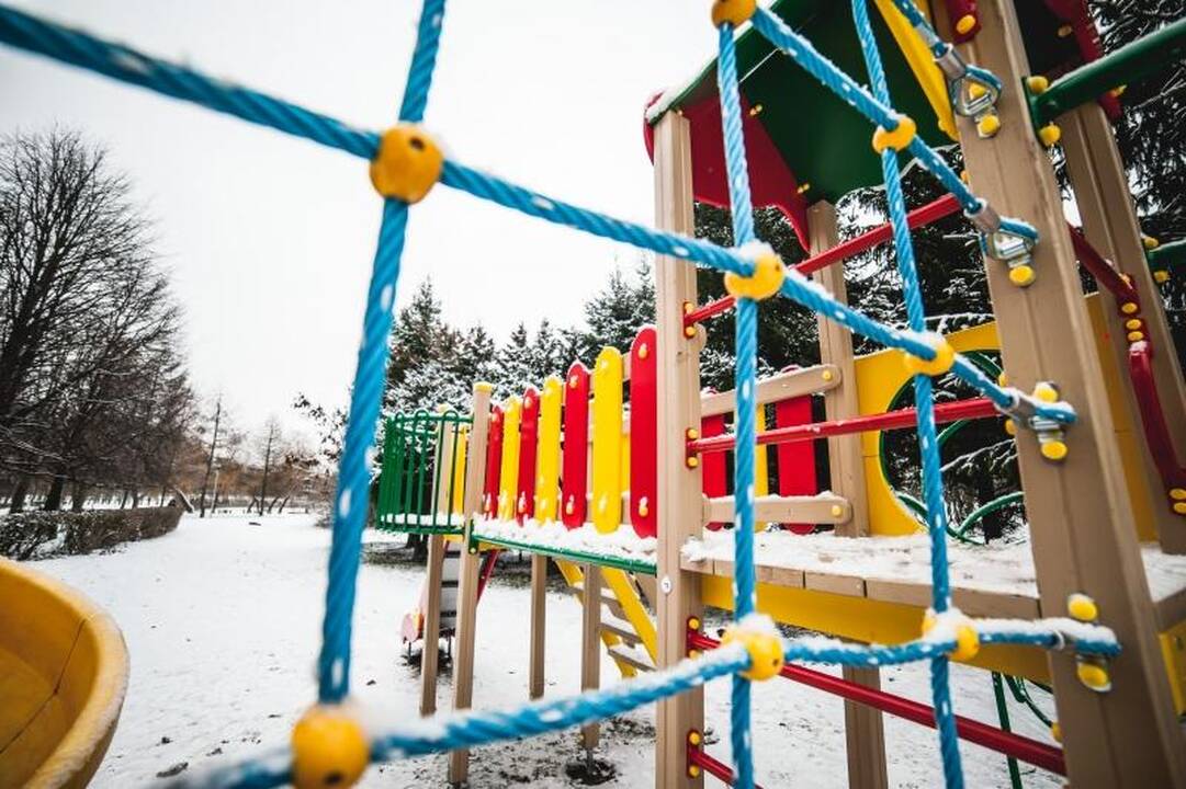Kalniečių parke už 50 tūkst. litų įrengta žaidimų aikštelė 