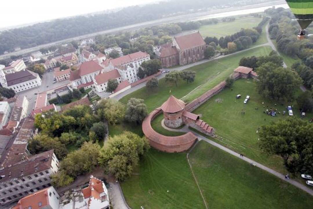 Pilies rekonstrukcijai nepritariantieji kviečiami apjuosti pilį