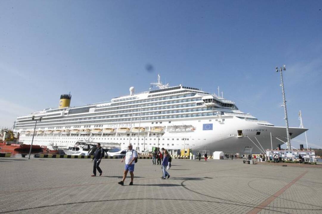 Turizmo sezoną Klaipėdoje paskelbė laineris „Costa Pacifica“