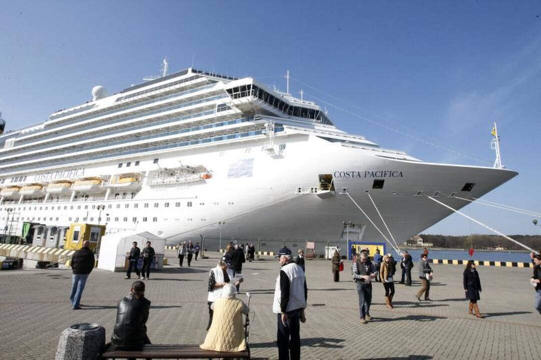 Turizmo sezoną Klaipėdoje paskelbė laineris „Costa Pacifica“