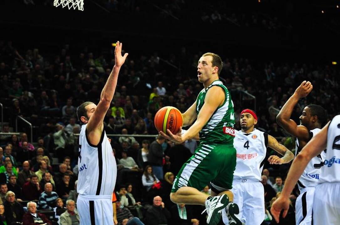 Pirmosiose rungtynėse naujoje arenoje „Žalgiris“ iškovojo pergalę