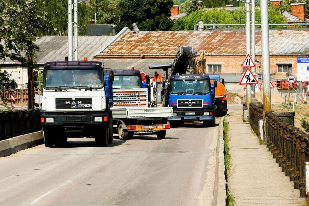 Panemunės tilto uždarymas sutrikdė gyventojų kasdienybę  