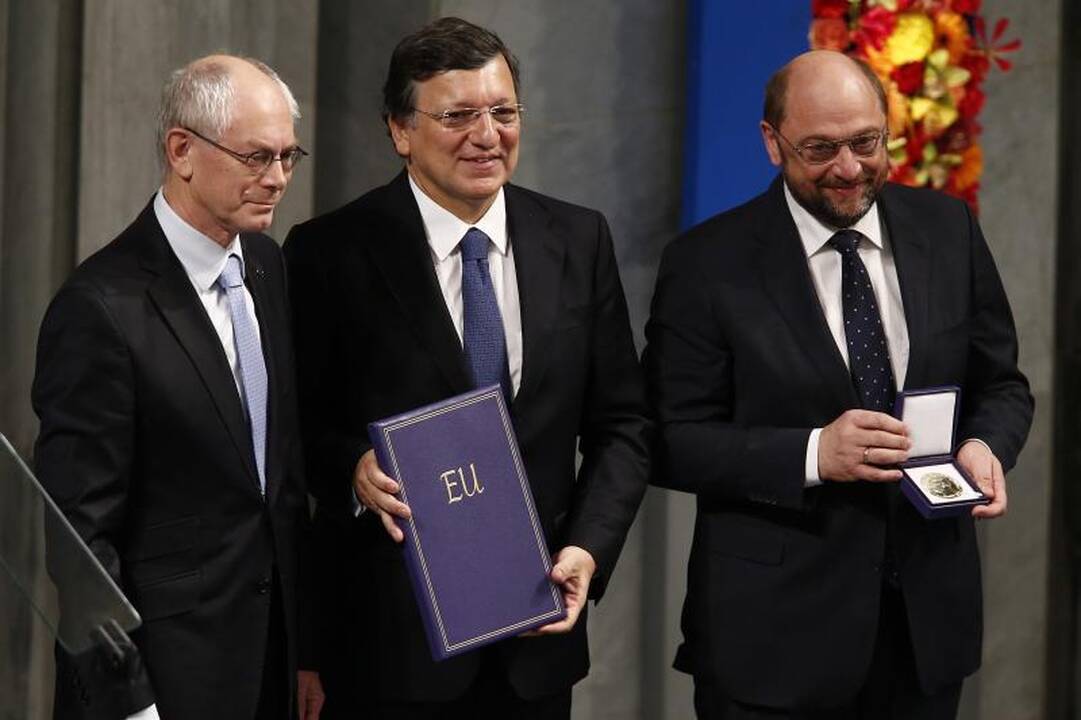 Krizę išgyvenančiai ES oficialiai įteikta Nobelio taikos premija