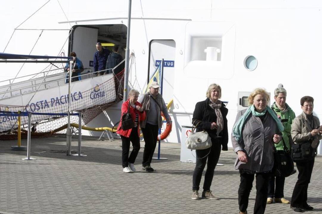 Turizmo sezoną Klaipėdoje paskelbė laineris „Costa Pacifica“