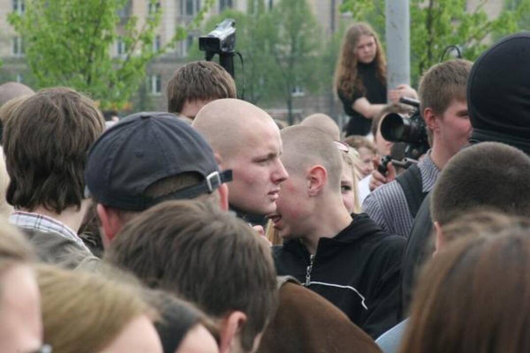 Po eitynių - riaušės. P.Gražulis ir K.Uoka išvesdinti jėga