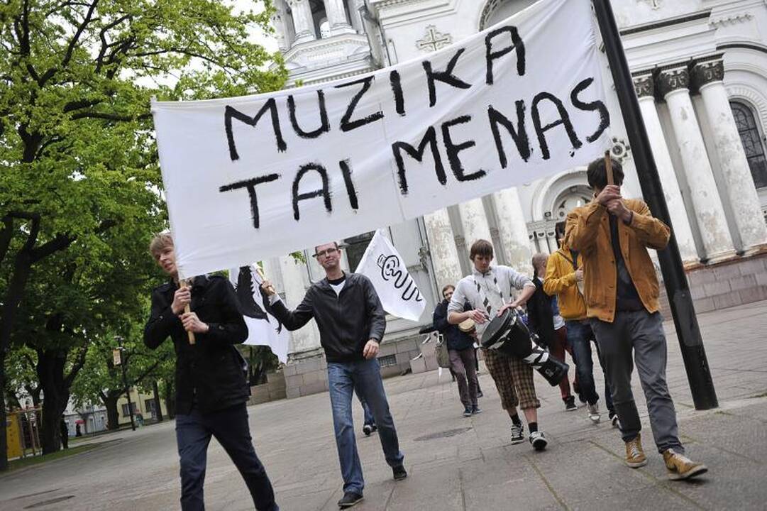 Kaune protestavo lietuviška muzika nusivylę studentai 