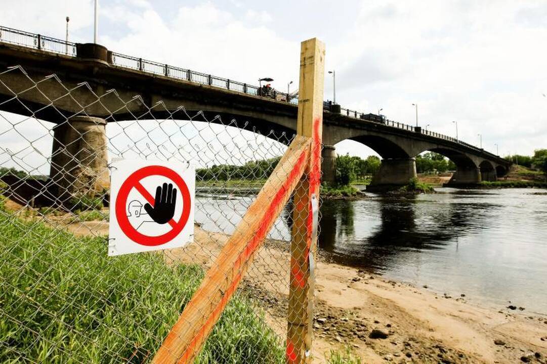 Panemunės tilto uždarymas sutrikdė gyventojų kasdienybę  