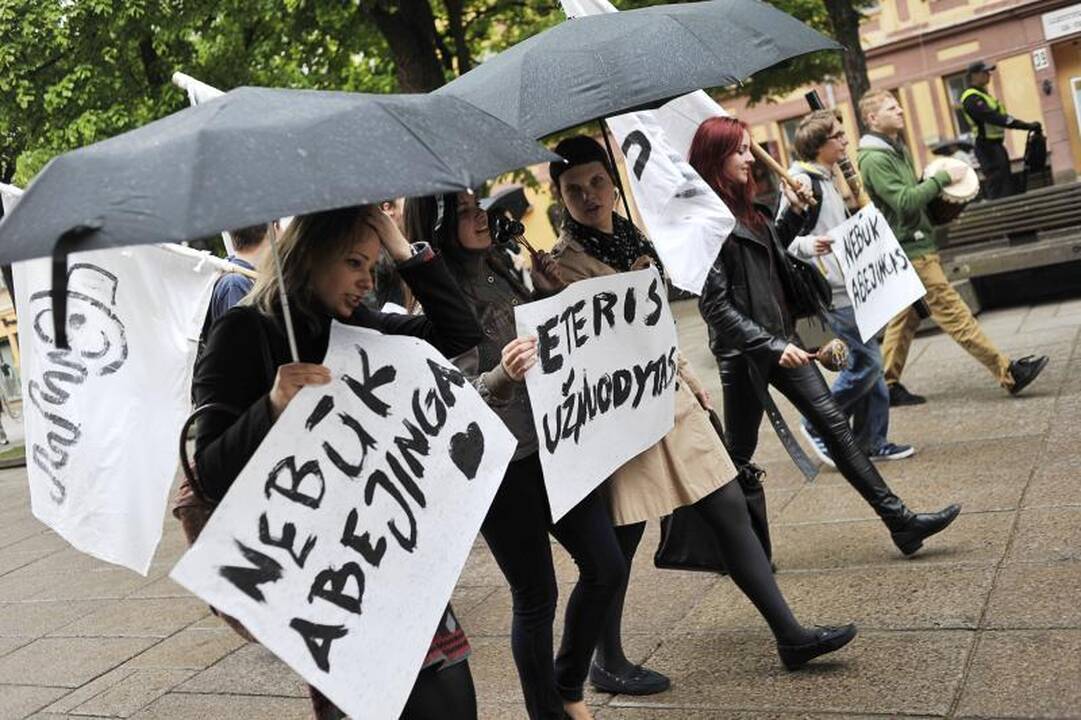 Kaune protestavo lietuviška muzika nusivylę studentai 