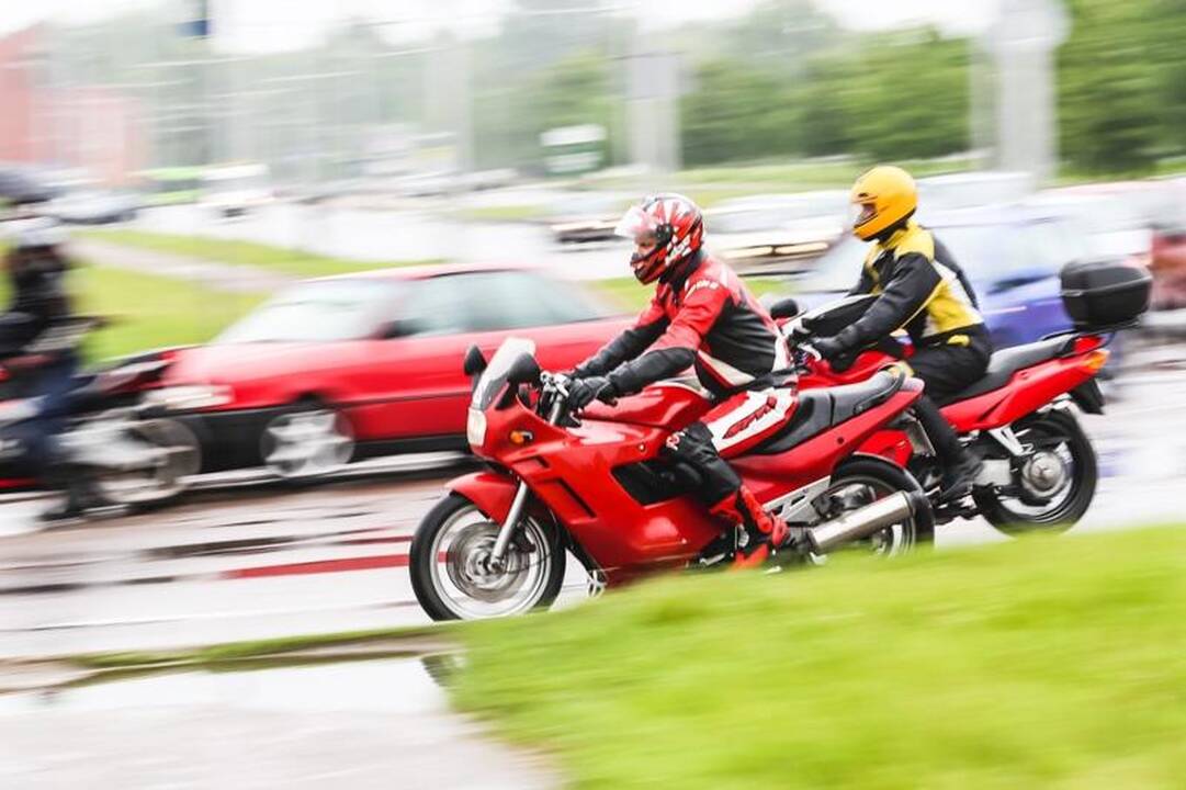 Kauną drebino į „Baikerių naktis“ suvažiavusių motociklų gaudesys