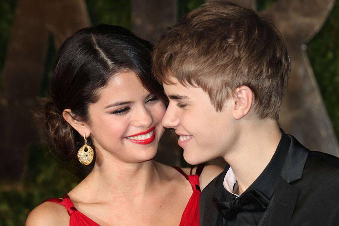 Justinas Bieberis Selenai Gomez yra per jaunas