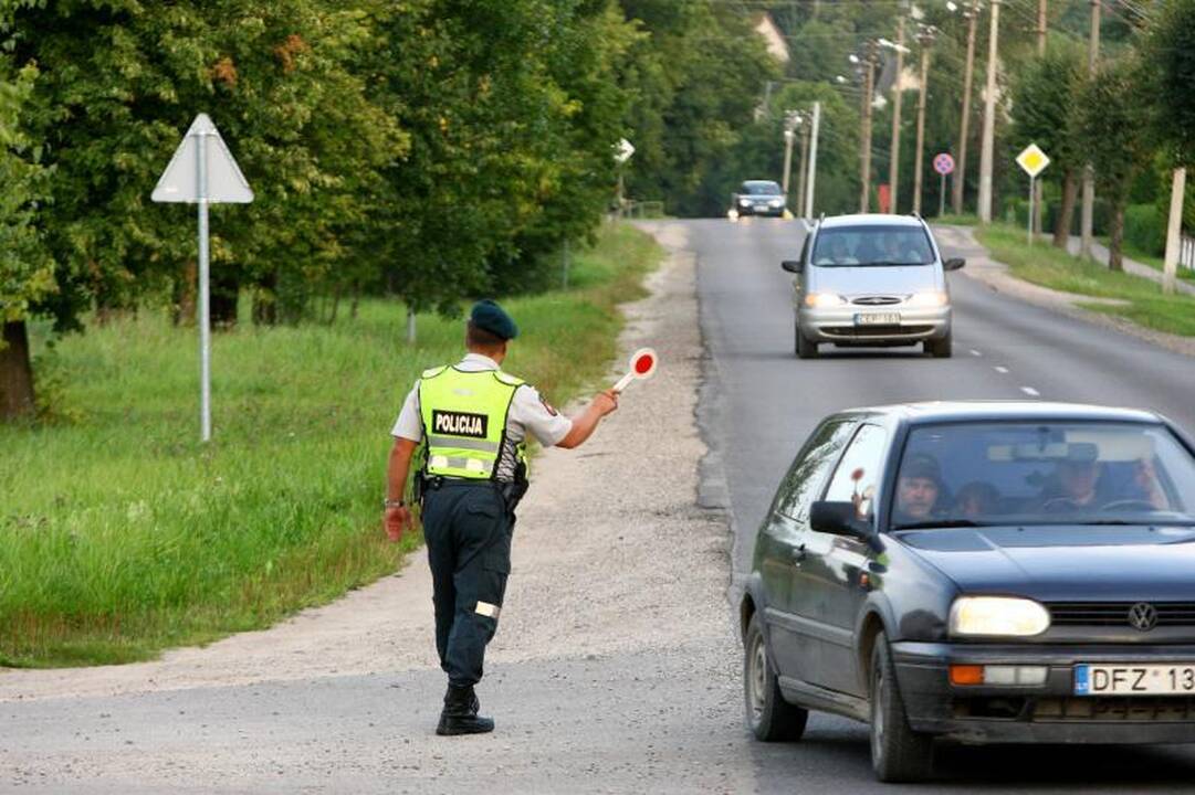 Policijos reidas: apduję dviratininkai ir vairuotojai be teisių
