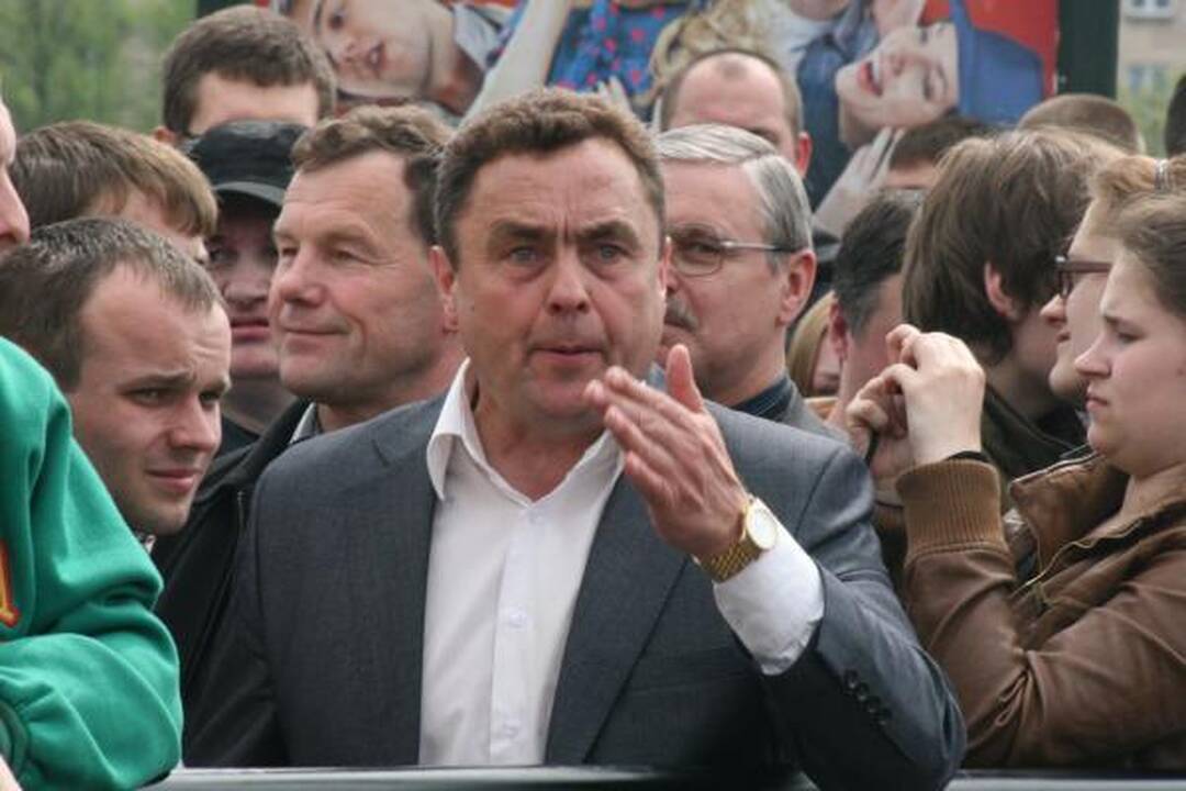 Po eitynių - riaušės. P.Gražulis ir K.Uoka išvesdinti jėga