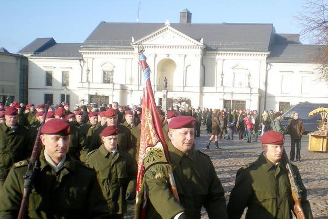 Kariuomenės dieną – paradas ir košė