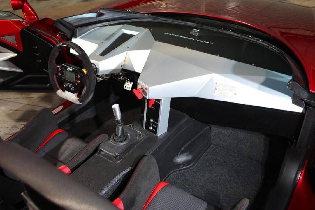 Naujas italų superautomoblis diktuos kitokią madą