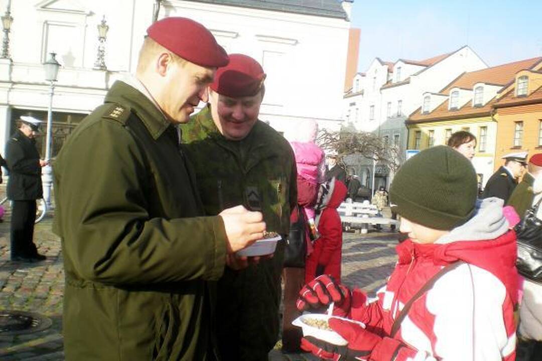 Kariuomenės dieną – paradas ir košė