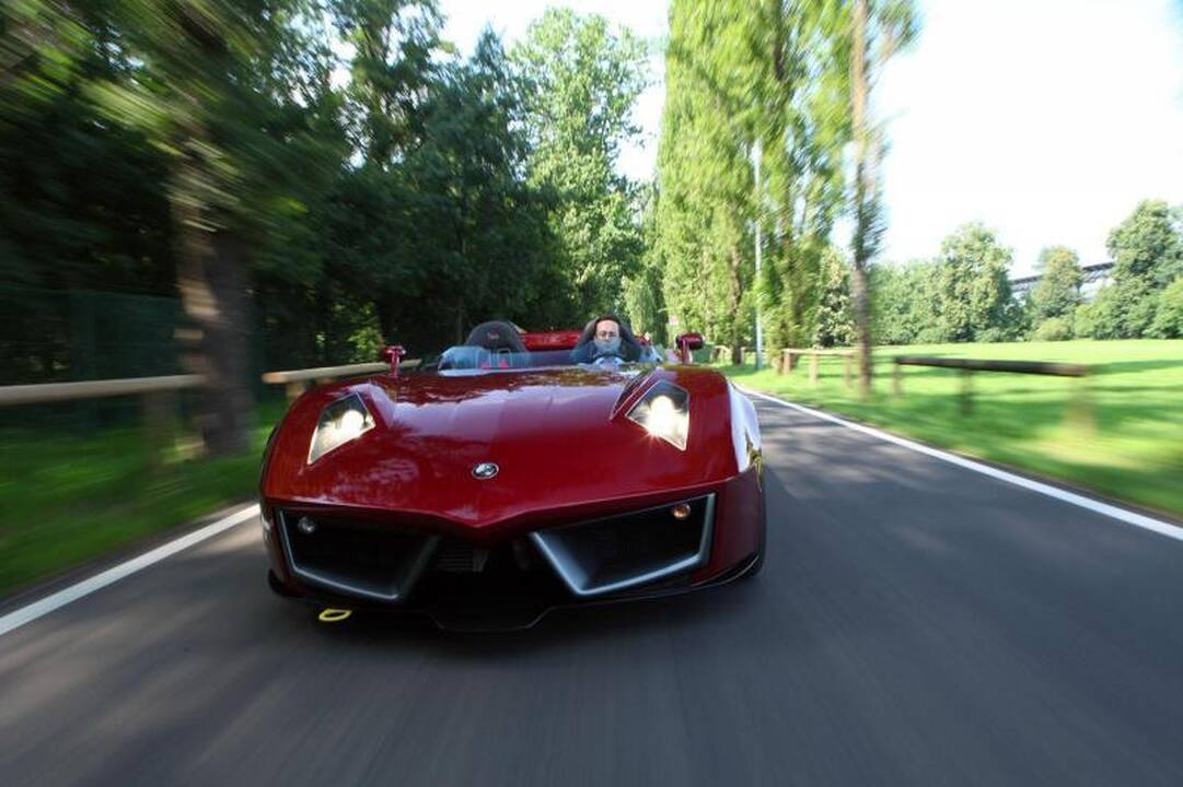 Naujas italų superautomoblis diktuos kitokią madą