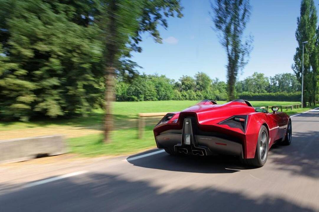Naujas italų superautomoblis diktuos kitokią madą
