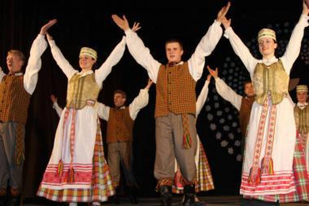 Šokių festivalyje „Rekečio suktinis“ - tik garsiausi kolektyvai