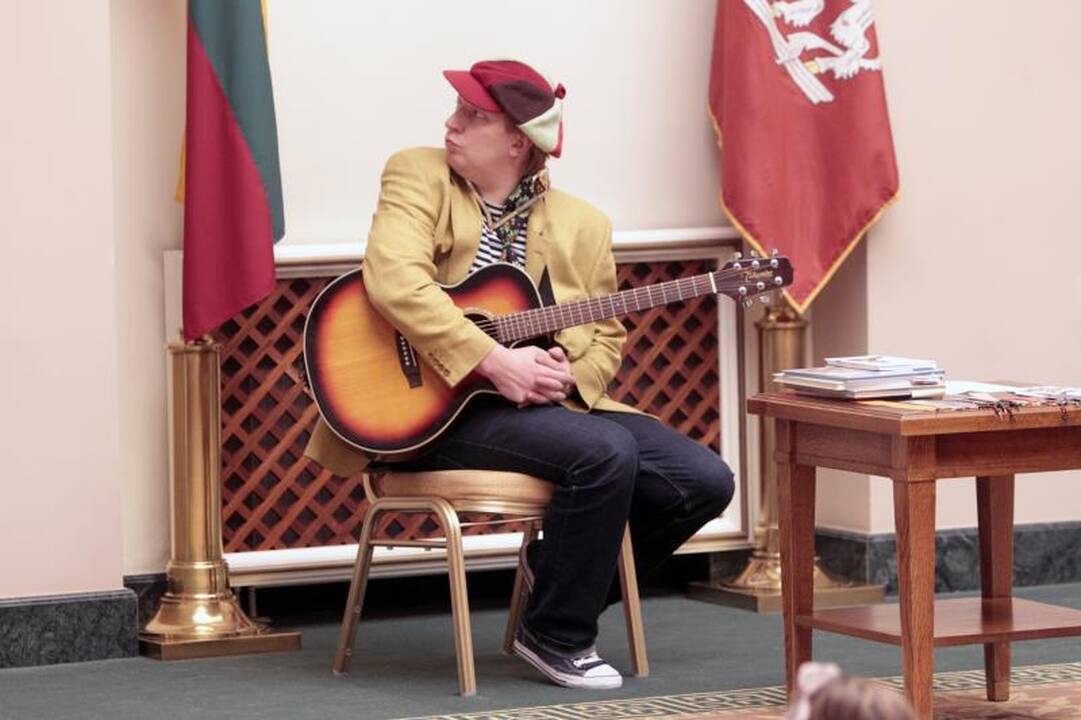 Prezidentūroje „Pasakų traukinys“ kvietė skaityti ir mylėti knygą