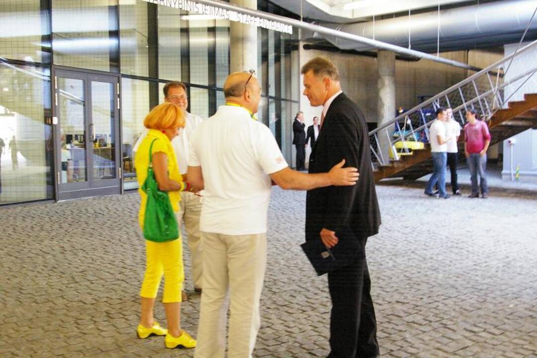 Kviestiniai svečiai plūdo į "Žalgirio" arenos atidarymą