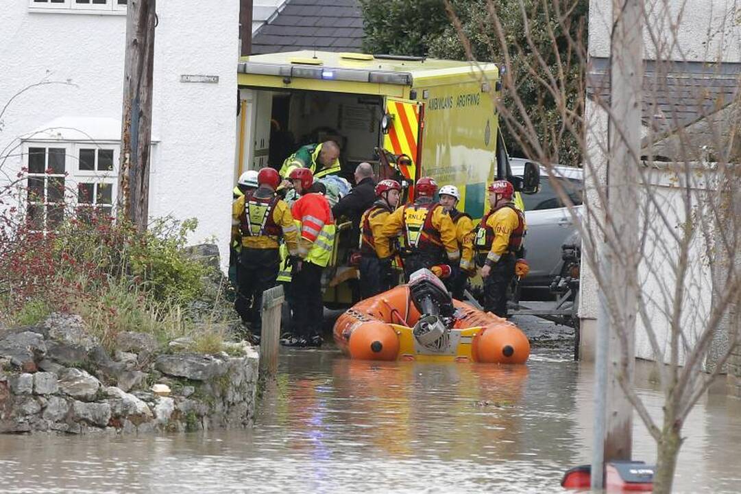Didžiąją Britaniją septintą dieną iš eilės skalauja liūtys