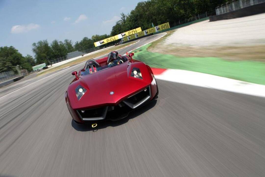 Naujas italų superautomoblis diktuos kitokią madą