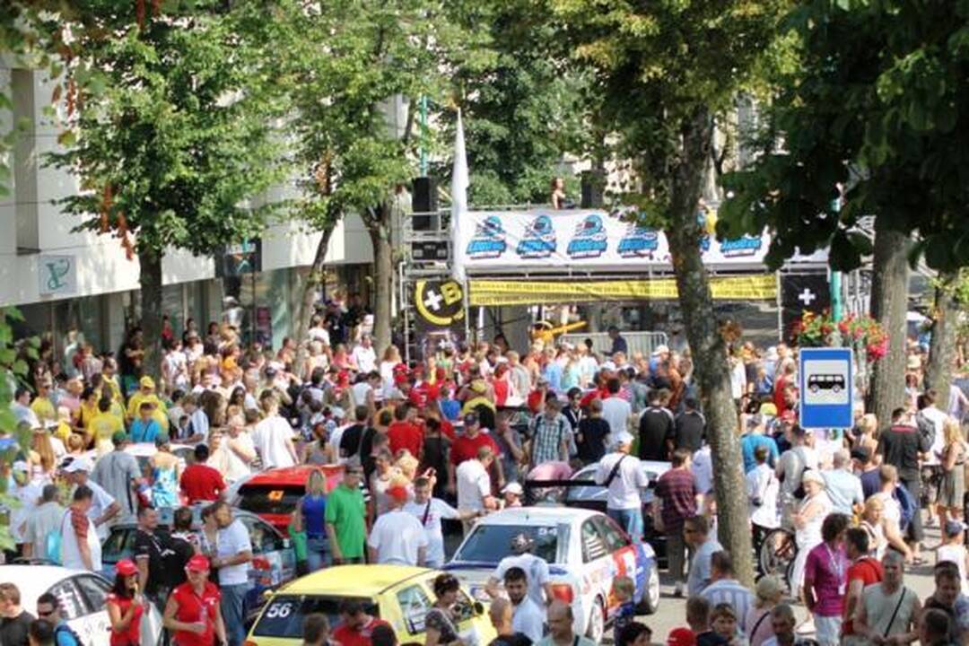 „Battery super sprint“ – „Omnitel 1000 km lenktynių“ uvertiūra