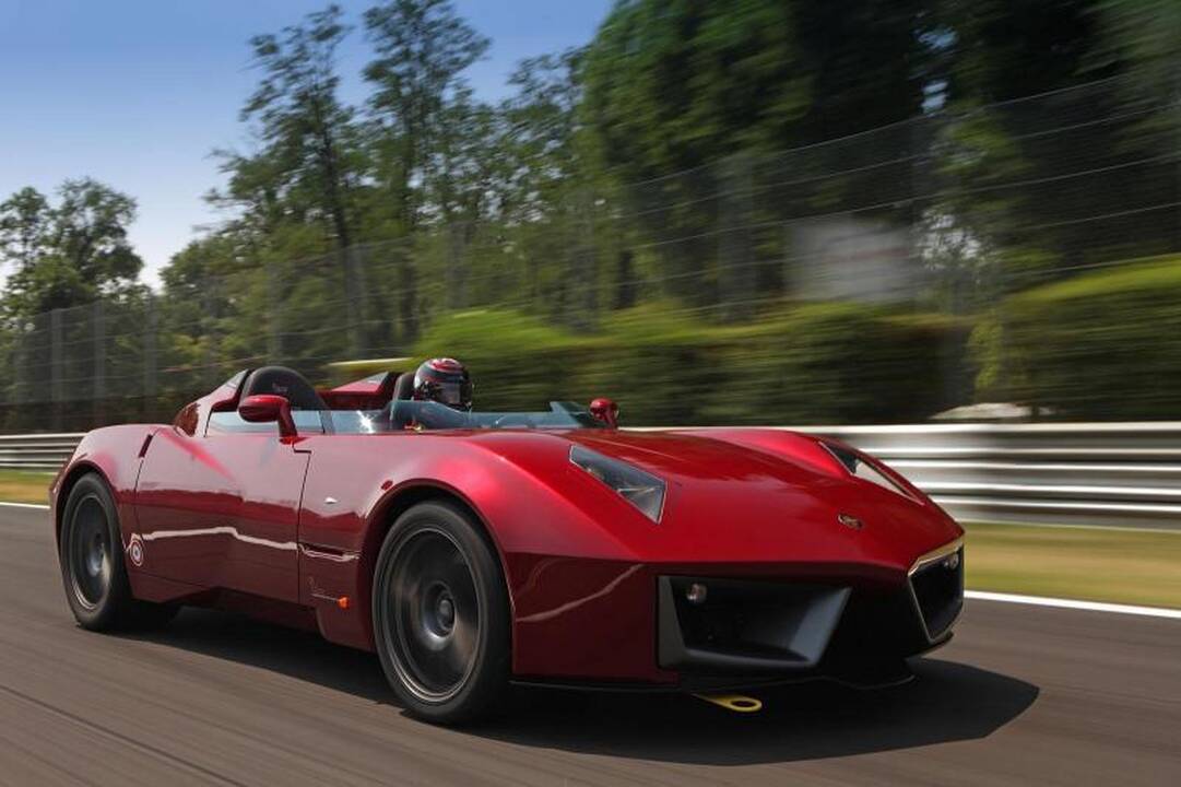 Naujas italų superautomoblis diktuos kitokią madą