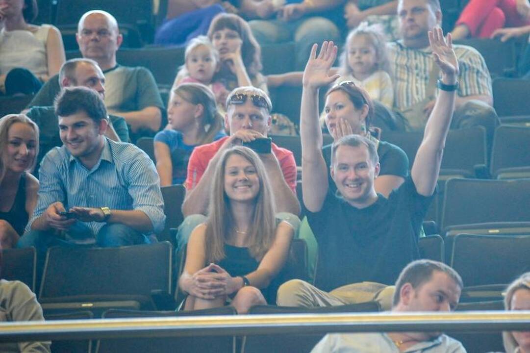 Stingas išbandė Kauno publikos sugebėjimus, bendravo su Lavrinovičiais